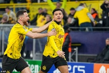 Hồi sinh sau khi rời Man Utd, Jadon Sancho được ca ngợi hết lời