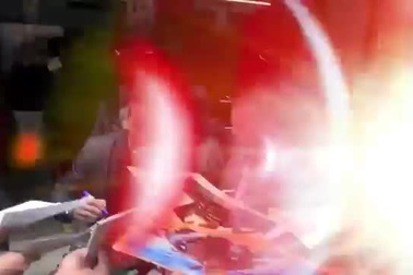 Ryan Reynolds điển trai trên thảm đỏ