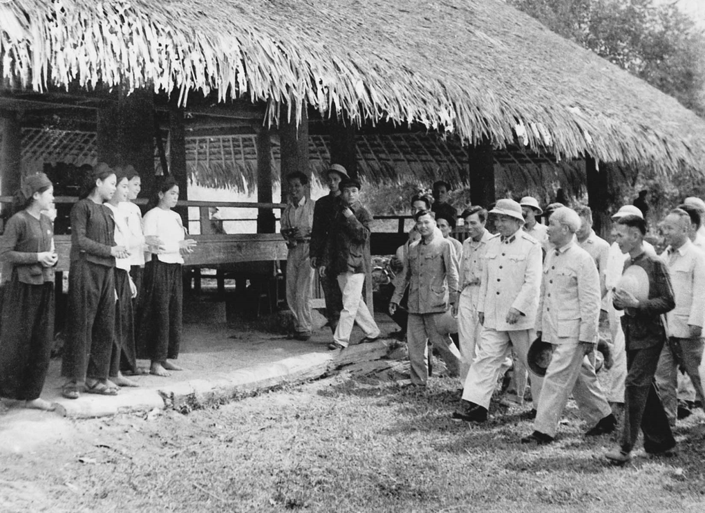Tư tưởng Hồ Chí Minh về chống giặc nội xâm với công cuộc đẩy mạnh xây dựng, chỉnh đốn Đảng hiện nay - 1 Tư tưởng Hồ Chí Minh về chống giặc nội xâm với công cuộc đẩy mạnh xây dựng, chỉnh đốn Đảng hiện nay - 1