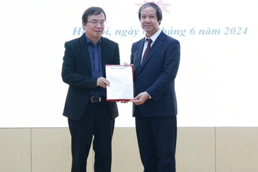 Tân Tổng Giám đốc NXB Giáo dục: "Tờ A4 trĩu nặng suy tư"