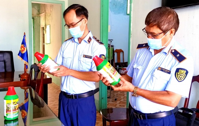 Cơ quan chức năng kiểm tra hàng