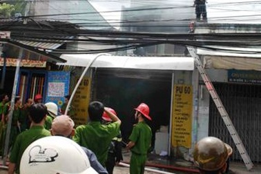 Hoảng loạn vì cháy lớn sát trường mầm non