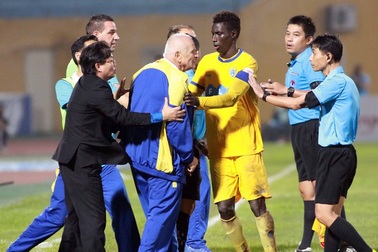 VFF và VPF quyết chấn chỉnh vấn đề trọng tài tại V-League