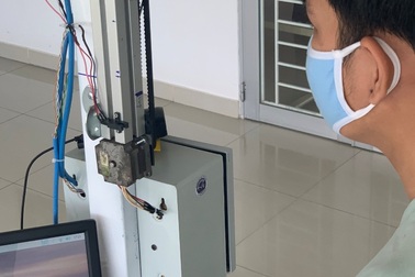 Trường ĐH Trà Vinh chế tạo thiết bị đo thân nhiệt tự động từ xa