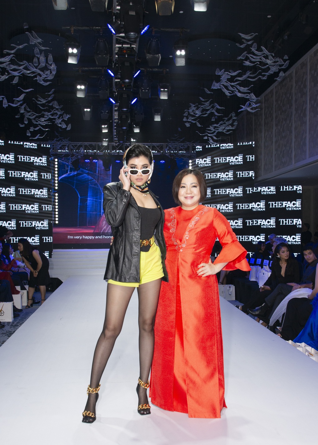 Hoa hậu Emily Hồng Nhung diện đồ cá tính lái siêu xe đi dự sự kiện - 2 Hoa hậu Emily Hồng Nhung diện đồ cá tính lái siêu xe đi dự sự kiện - 2