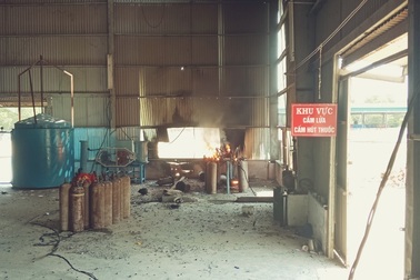 Nổ khí gas tại cơ sở sang chiết, 3 người bỏng nặng