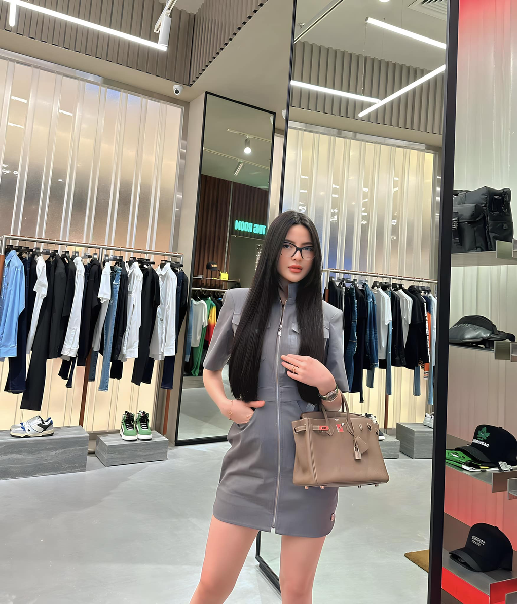Hot girl xinh đẹp vừa dạm ngõ với cầu thủ Quang Hải là ai? - 3 Hot girl xinh đẹp vừa dạm ngõ với cầu thủ Quang Hải là ai? - 3