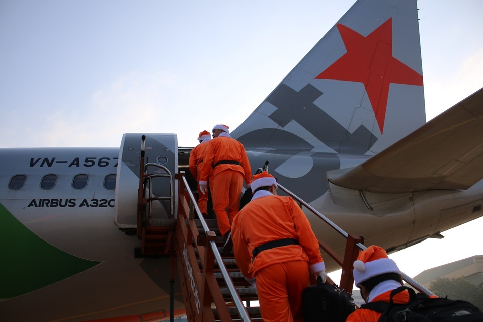 Món quà giáng sinh bất ngờ trên chuyến bay của hãng hàng không Jetstar - 1