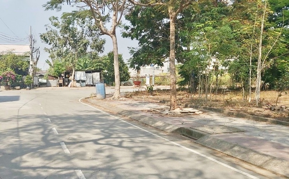 Thị trường đất nền bất động, nhà đầu tư giảm giá trăm triệu vẫn khó bán - 2 Thị trường đất nền bất động, nhà đầu tư giảm giá trăm triệu vẫn khó bán - 2