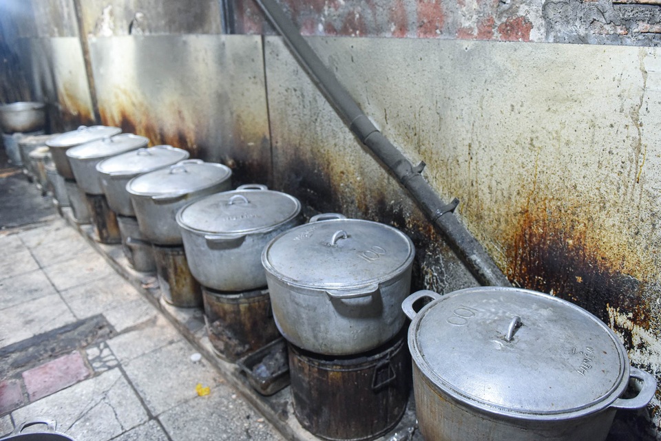 Khu chợ nhà giàu ở Hà Nội, ngày bán hàng trăm cân cá kho - 9 Khu chợ nhà giàu ở Hà Nội, ngày bán hàng trăm cân cá kho - 9