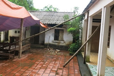 131 hộ dân kêu cứu vì mất nước, lún nhà