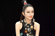 Tranh cãi về quan điểm "không sinh nở" của "khổng tước làng múa" Trung Quốc