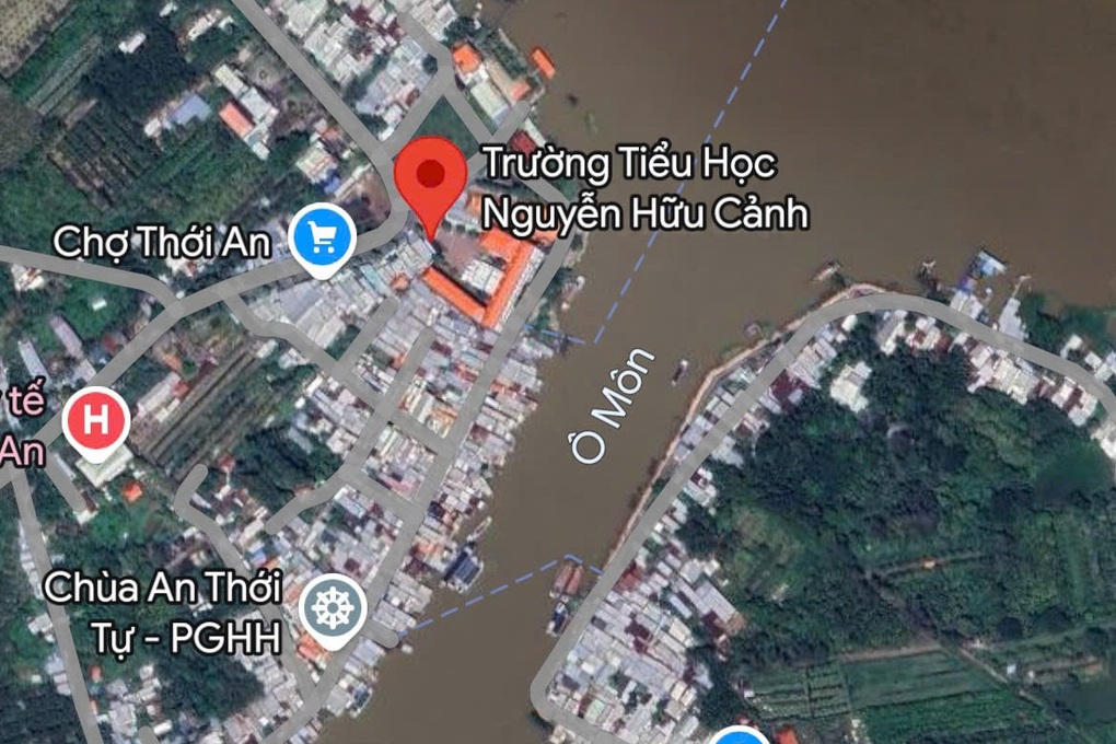 Sạt lở bờ sông nguy cơ đe dọa bến đò, trường học ở Cần Thơ - 2 Sạt lở bờ sông nguy cơ đe dọa bến đò, trường học ở Cần Thơ - 2