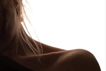 Nàng 52 lấy chàng 31 tuổi: "Em đã quá già để leo núi rồi"