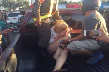 Clip: Nữ du khách Mỹ “đại náo” đường phố Thái Lan