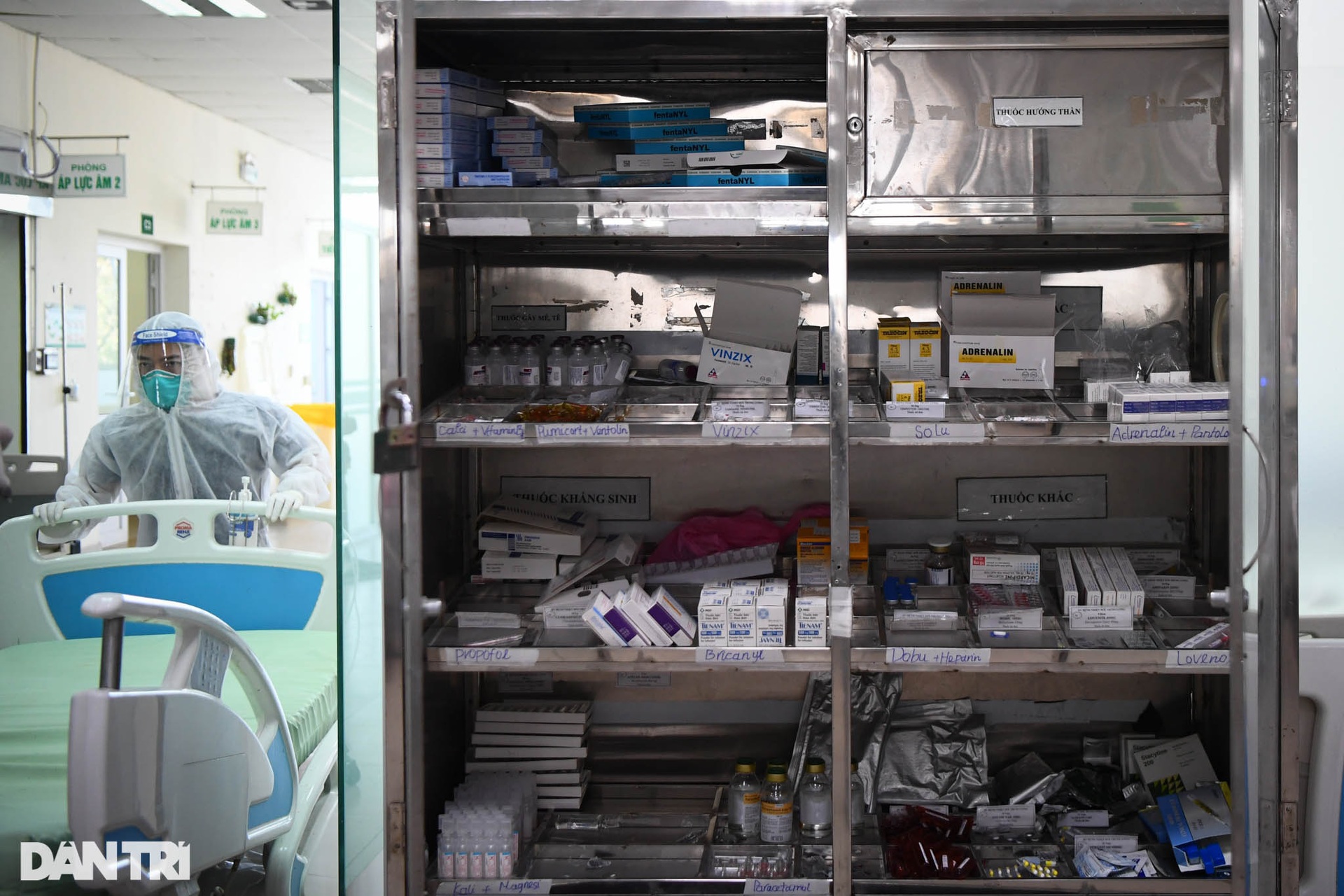 Một ngày trong khu điều trị bệnh nhân Covid-19 triệu chứng nặng ở Hà Nội - 12 Một ngày trong khu điều trị bệnh nhân Covid-19 triệu chứng nặng ở Hà Nội - 12