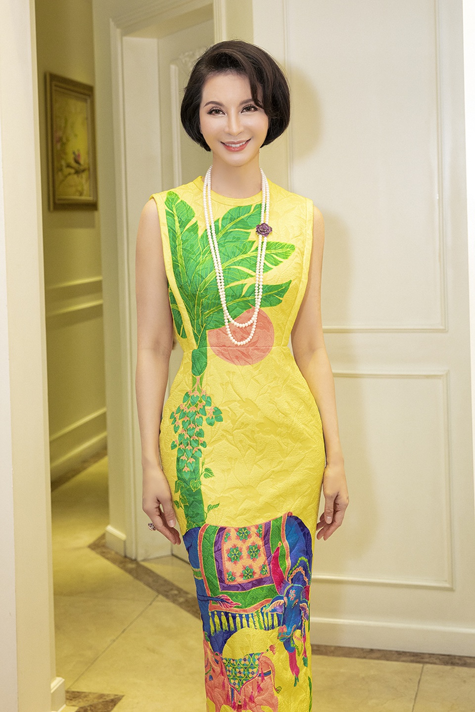 MC Thanh Mai khoe vòng eo con kiến - 1 MC Thanh Mai khoe vòng eo con kiến - 1