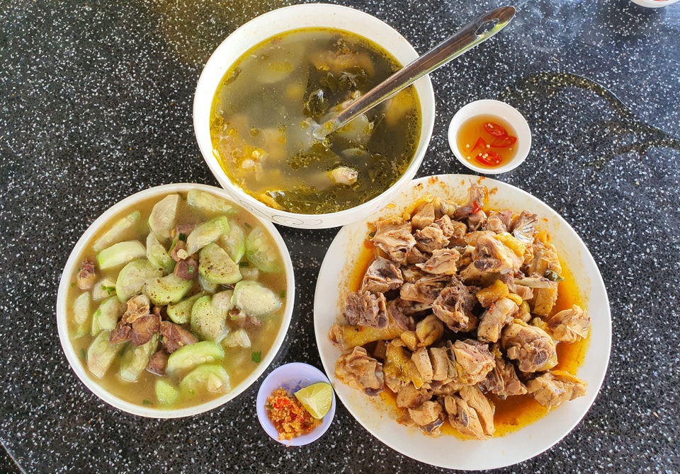 Khó quên món đặc sản gà chạy bộ kho mắm thơm ở vùng cao nguyên - 6 Khó quên món đặc sản gà chạy bộ kho mắm thơm ở vùng cao nguyên - 6