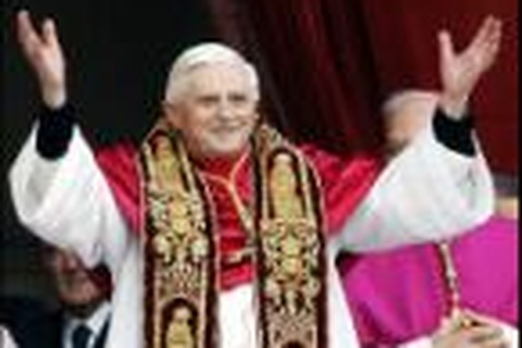 Hồng y người Đức Ratzinger được bầu làm giáo hoàng