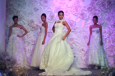 Trương Thị May làm cô dâu xinh đẹp