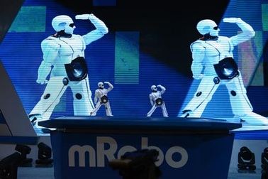 Truyền thông Mỹ ngỡ ngàng vì robot Tosy của Việt Nam