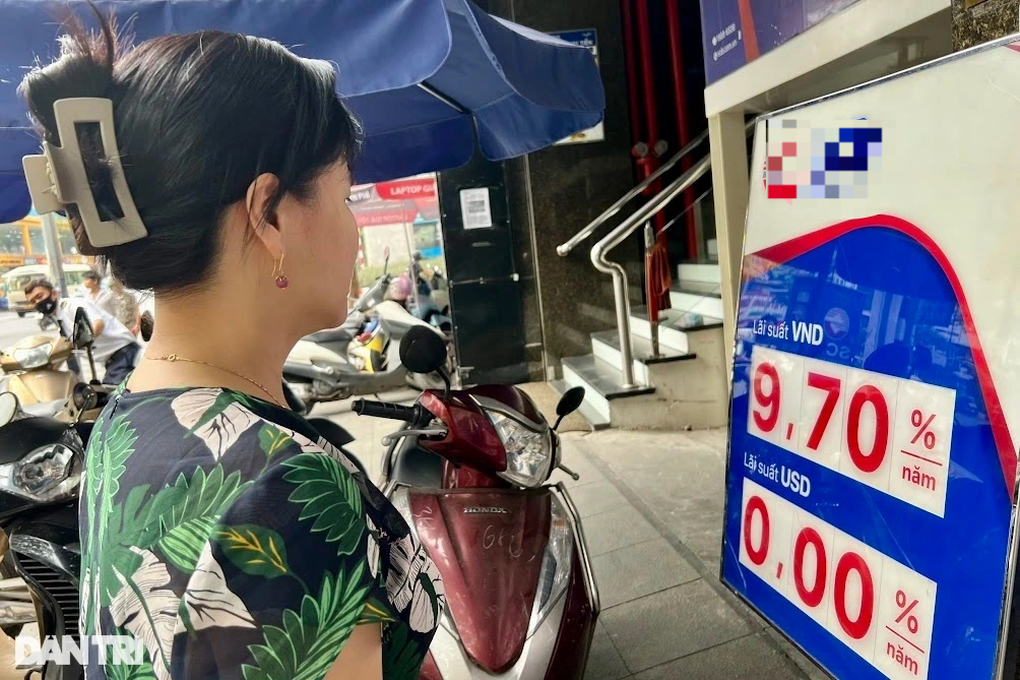 Ngân hàng ồ ạt treo biển lãi suất cao tới sát 10%/năm hút khách gửi tiền - 1 Ngân hàng ồ ạt treo biển lãi suất cao tới sát 10%/năm hút khách gửi tiền - 1