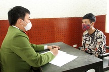 Nam thanh niên đâm người rồi tấn công trưởng công an xã