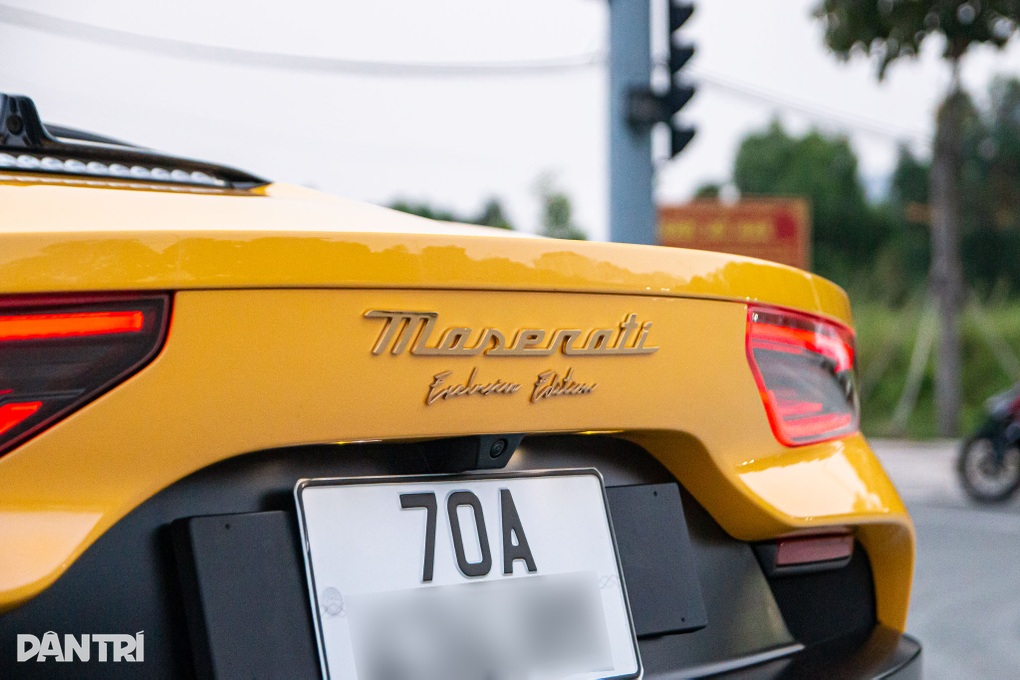 Maserati MC20 mạ vàng độc nhất Việt Nam được rao bán với giá Maserati MC20 mạ vàng độc nhất Việt Nam được rao bán với giá