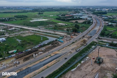 Hối hả thi công mở rộng đường 25B nối TPHCM đến sân bay Long Thành