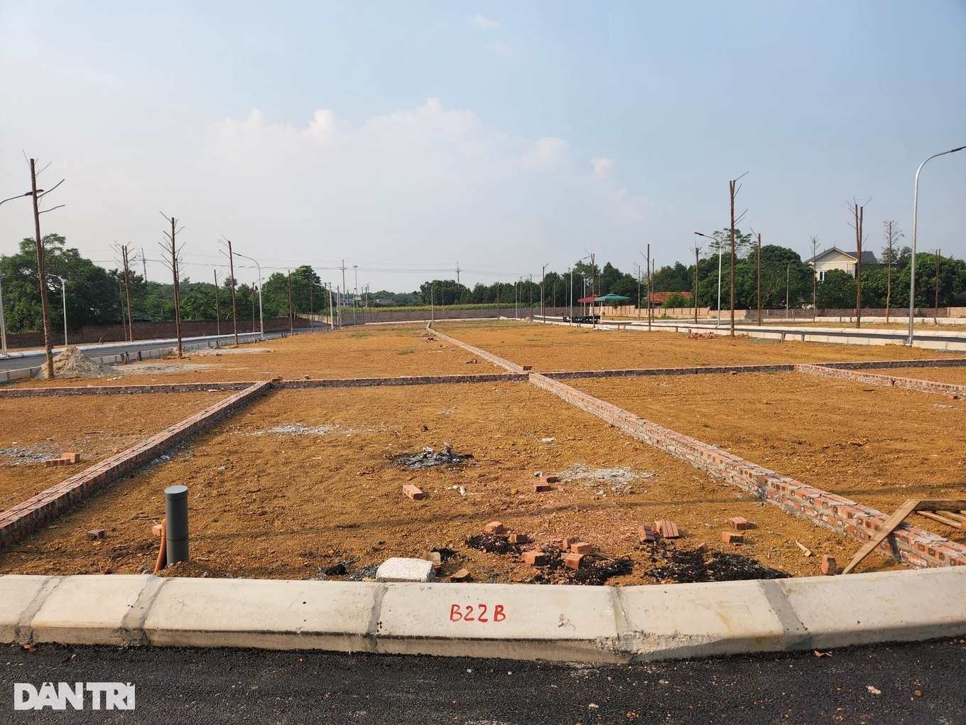 قیمت زمینهای حومه شهر در مقایسه با اوج خود ۴۰ تا ۵۰ درصد کاهش یافته است، آیا باید بخرید؟ - ۲ Đất nền ven đô giảm giá 40-50% so với đỉnh, đã nên mua? - 2