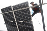 "Siết chặt" các trang trại điện mặt trời hoạt động không đúng chức năng