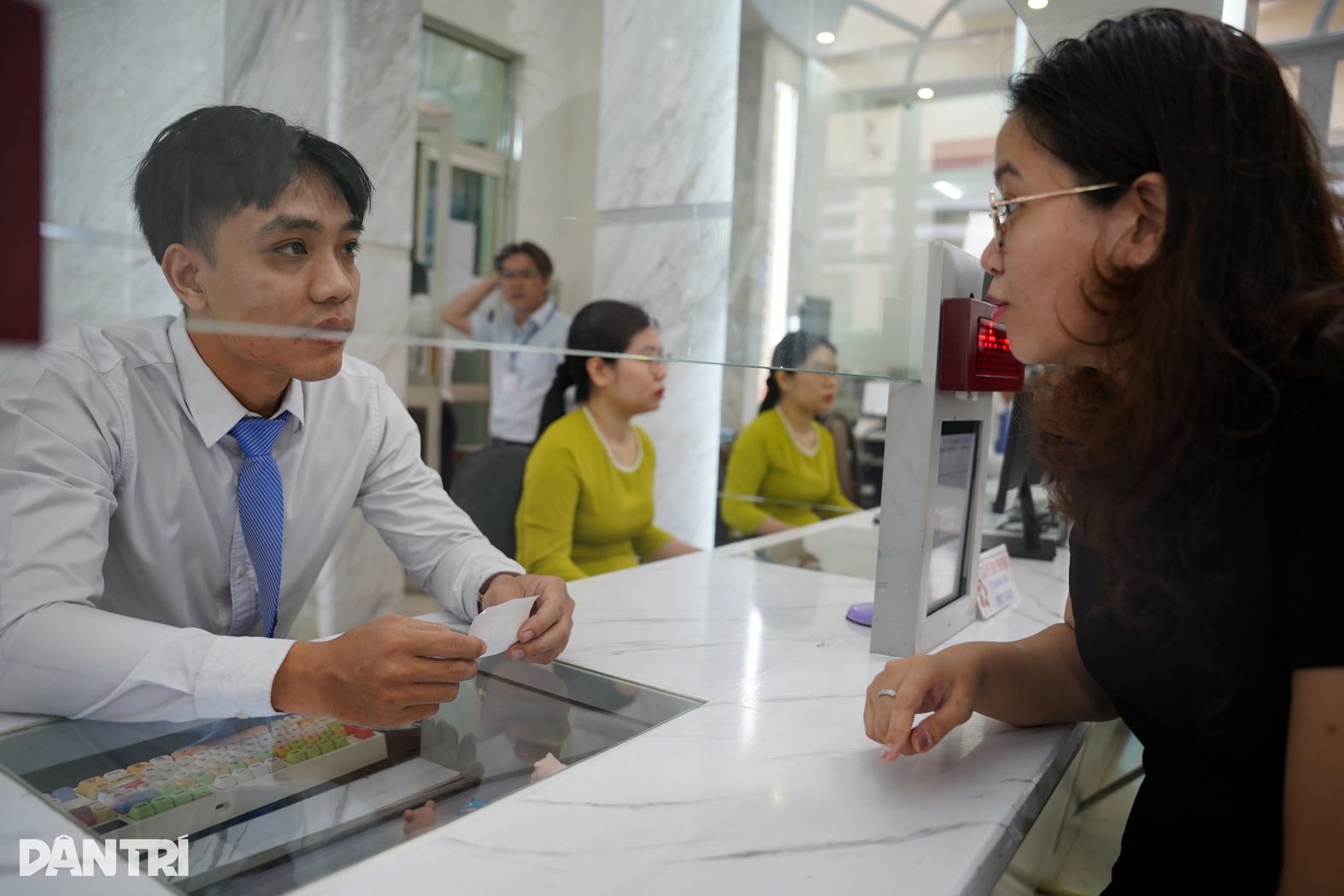 Sau 1 tháng, bộ máy chính quyền 2 cấp của TPHCM vận hành ra sao? - 4