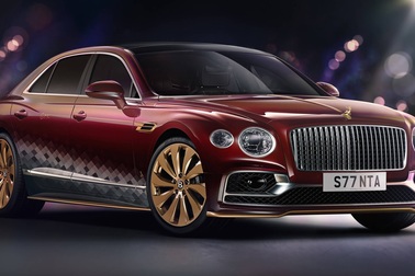 Bentley biến Flying Spur thành xe tuần lộc của ông già Noel