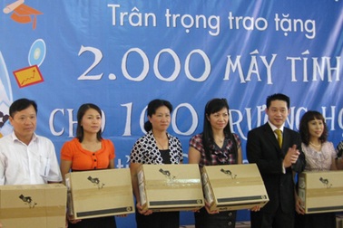 200 máy tính tặng học sinh Quảng Ninh