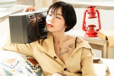 Cô gái Đà Lạt có mái tóc ngắn cá tính và đầy quyến rũ