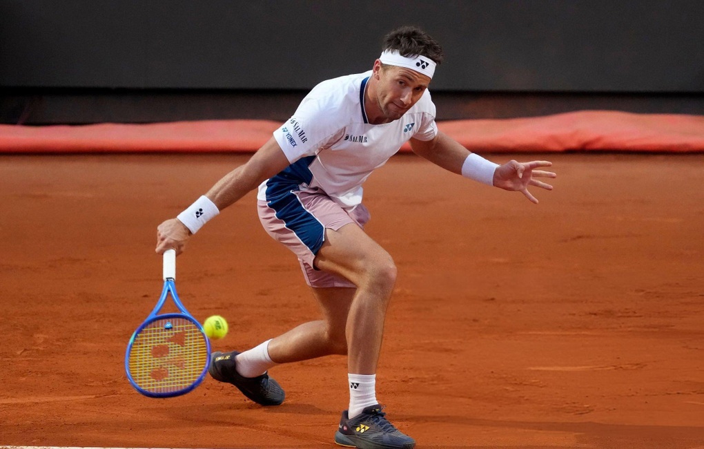 Sinner thăng hoa rực rỡ, tiến vào bán kết Italian Open - 2 Sinner thăng hoa rực rỡ, tiến vào bán kết Italian Open - 2