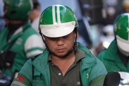 Tài xế công nghệ kể cuốc xe gần 10km, tiền kiếm được không mua nổi bát phở