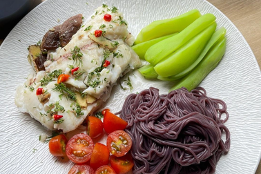 Bữa sáng tưởng không đắt mà đắt không tưởng của hội chị em "nghiện ăn sạch"