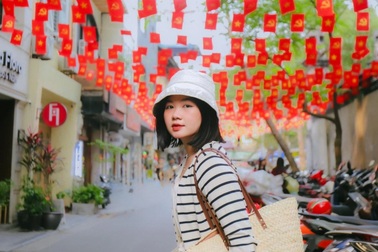 Top 5 ngõ cờ giới trẻ nô nức check-in dịp lễ 30/4 tại Hà Nội