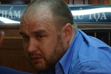 Vận chuyển 1,5 kg ma túy vào Việt Nam, ra tòa đổ tại bị... tâm thần