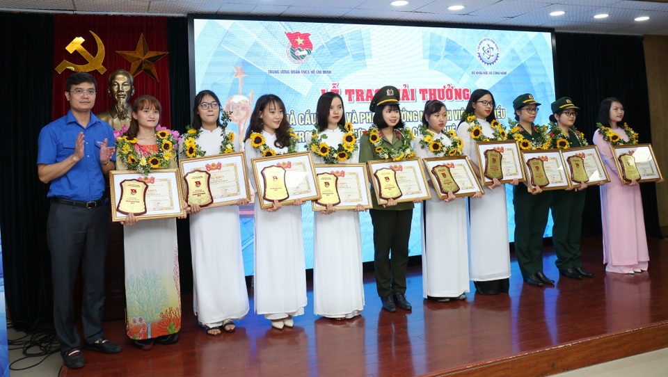 10 tài năng khoa học công nghệ trẻ được trao giải Quả Cầu Vàng 2019 - 3 10 tài năng khoa học công nghệ trẻ được trao giải Quả Cầu Vàng 2019 - 3