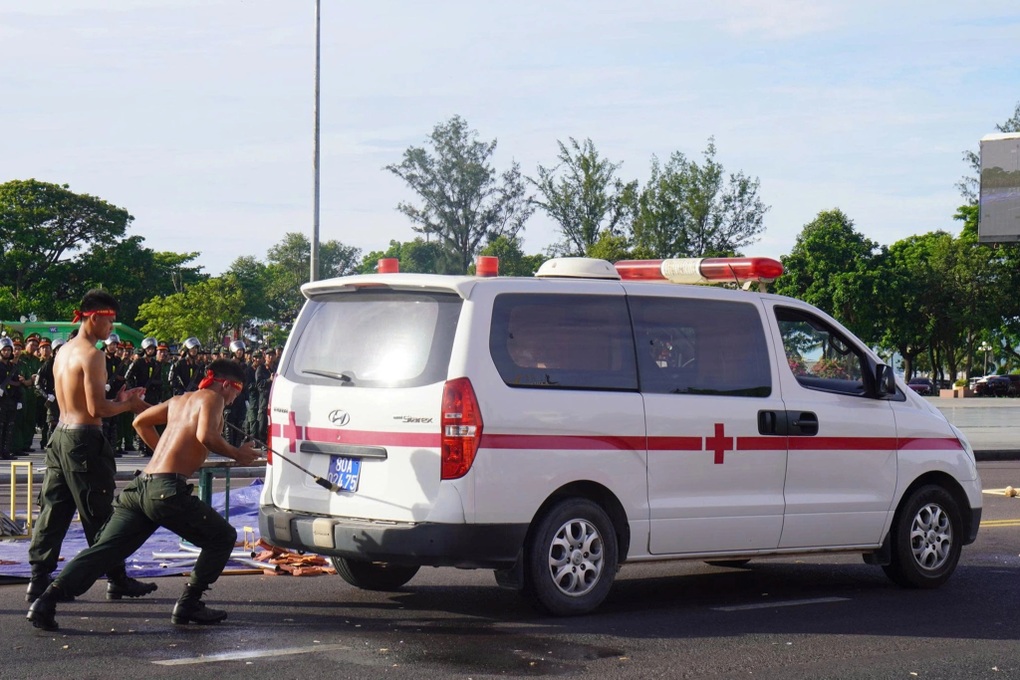 Công an Gia Lai ra quân cao điểm tấn công, trấn áp tội phạm trên địa bàn - 1 Công an Gia Lai ra quân cao điểm tấn công, trấn áp tội phạm trên địa bàn - 1