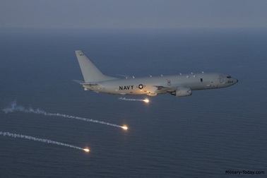 Bên trong máy bay trinh sát Mỹ tuần tra Biển Đông