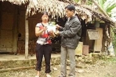 Quà nhân ái đến với chị Nguyễn Thị Hiền và bà Đặng Thị Bình