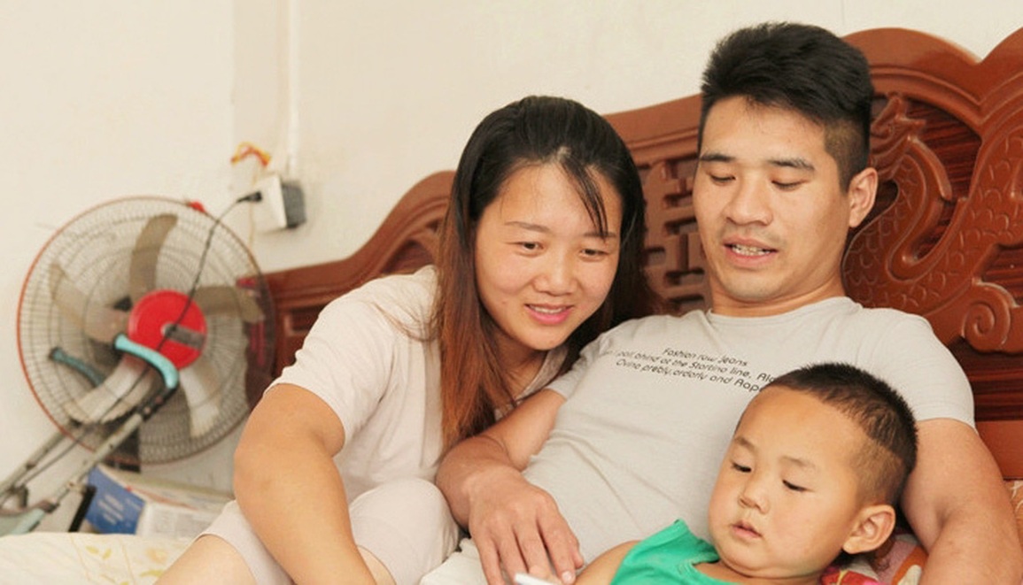 Cô gái đẹp cãi cha mẹ theo chàng trai bại liệt 16 năm trước giờ ra sao - 3 Cô gái đẹp cãi cha mẹ theo chàng trai bại liệt 16 năm trước giờ ra sao - 3