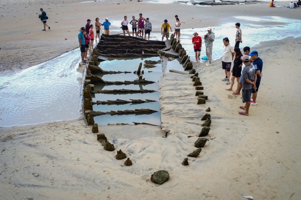 "Không còn cách nào khác ngoài việc trục vớt con tàu cổ ở Hội An"