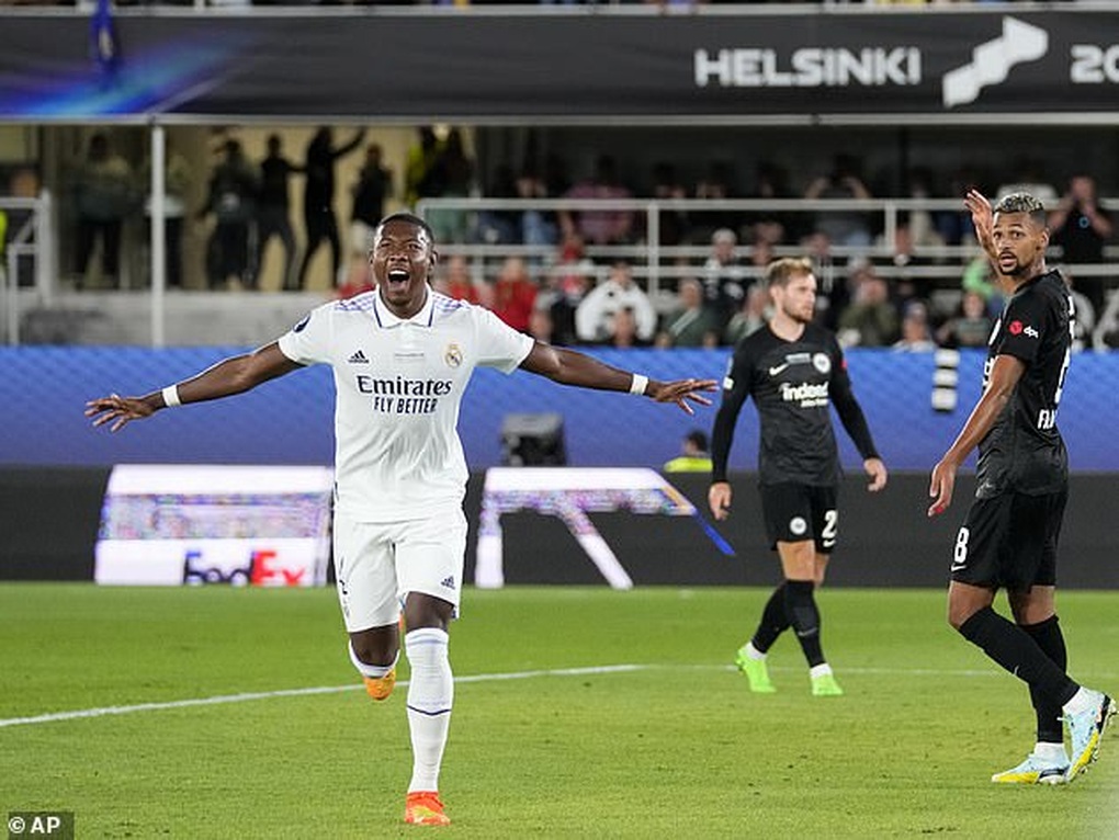 Benzema tỏa sáng, Real Madrid giành Siêu Cúp châu Âu - 5 Benzema tỏa sáng, Real Madrid giành Siêu Cúp châu Âu - 5