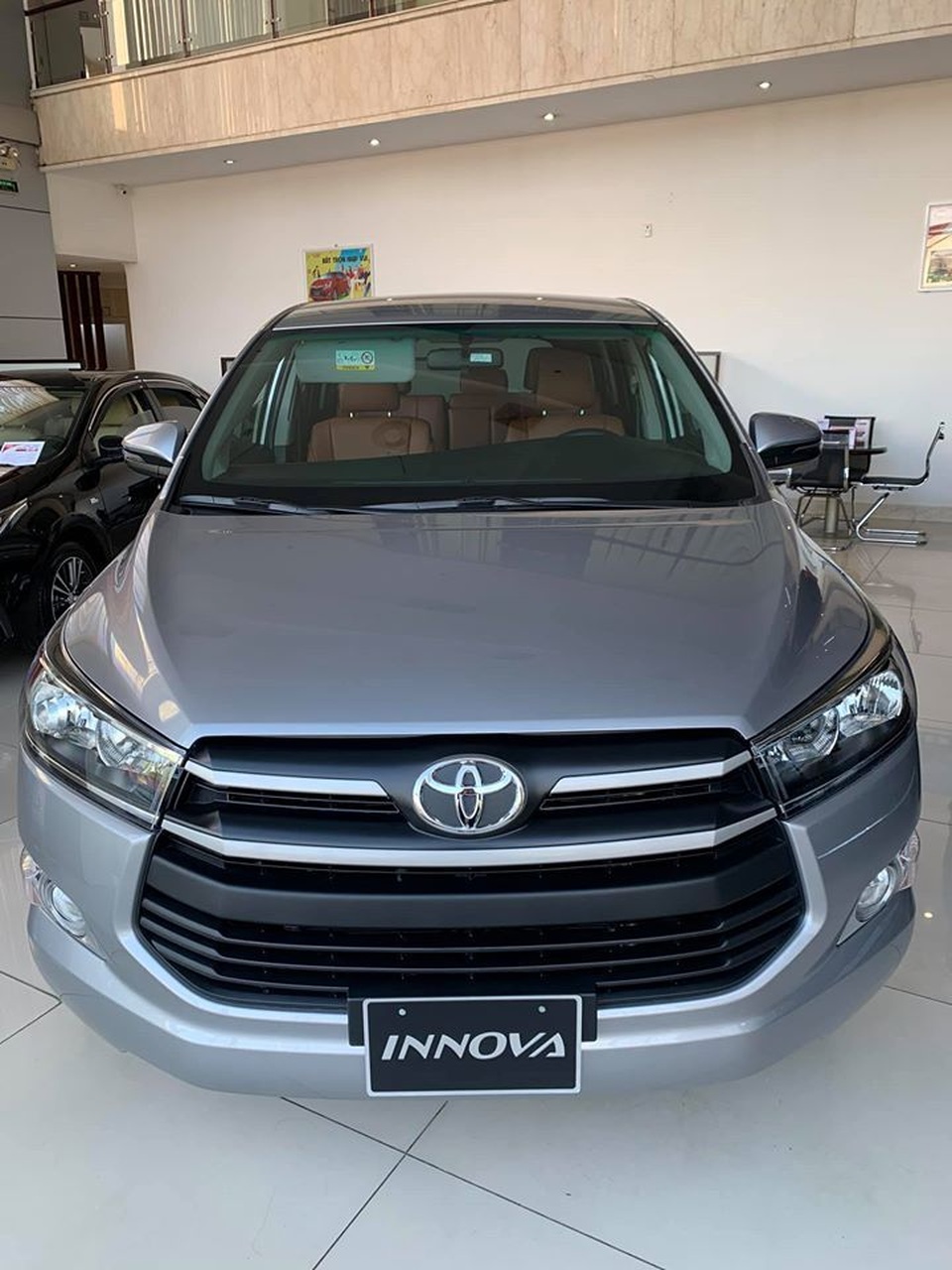 Xe sang hàng trưng bày thanh lý giảm hơn 400 triệu đồng - 4 Xe sang hàng trưng bày thanh lý giảm hơn 400 triệu đồng - 4