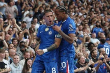 Chelsea vươn lên dẫn đầu bảng xếp hạng Ngoại hạng Anh