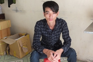 Đối tượng đâm cảnh sát cơ động ra đầu thú